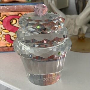 Crystal Cupcake figurine / paperweight with Gem Accents